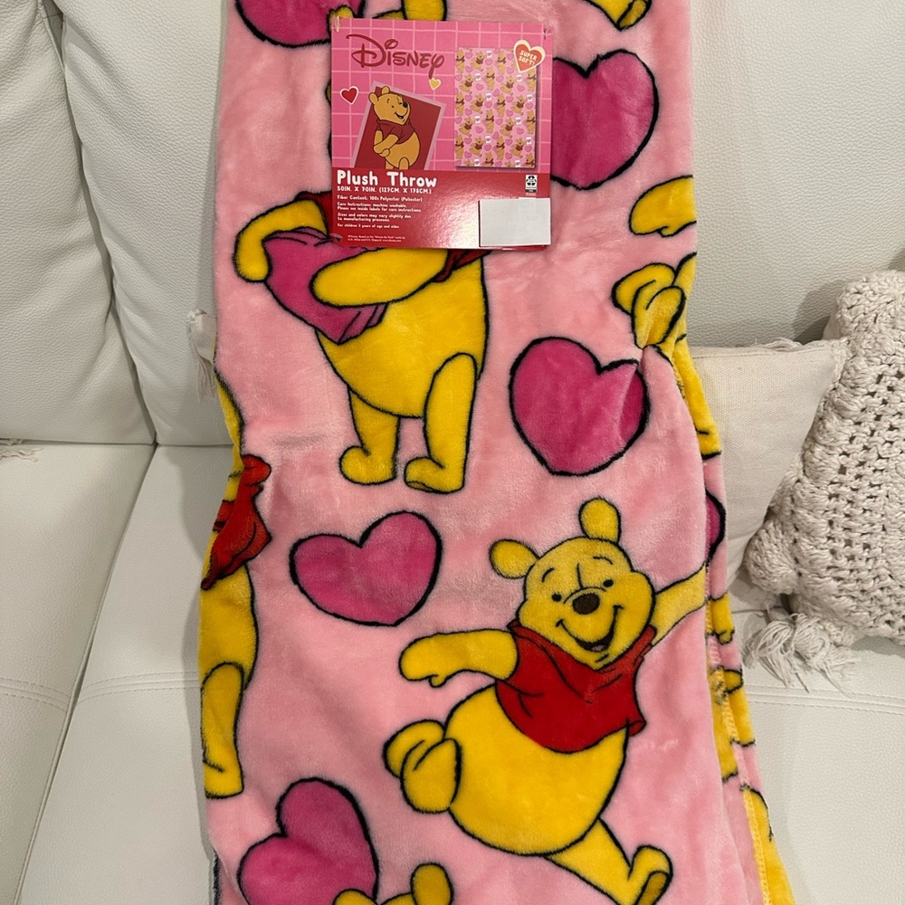 Disney Winnie the Pooh valentine Plush Blanket